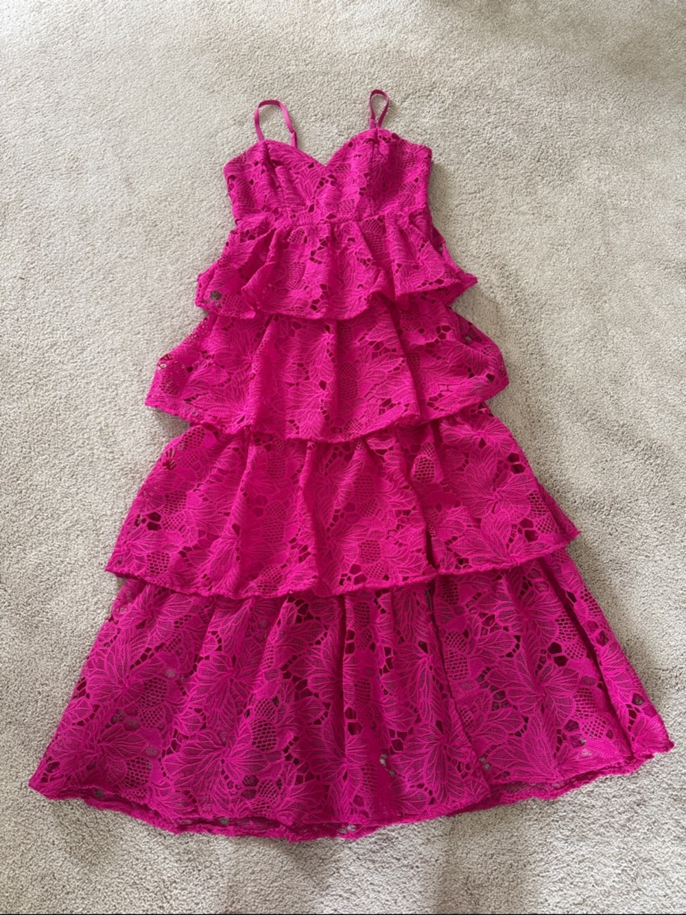Women’s Fuchsia Lace Tiered Spaghetti-Strap Dress